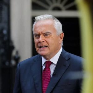 Read more about the article Huw Edwards Bio, Age, height, BBC, Family, Wife, Salary Net worth