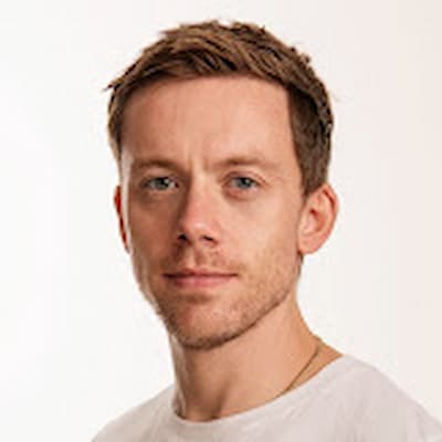 Read more about the article Owen Jones Age, height, education, wife, net worthy,  The Guardian